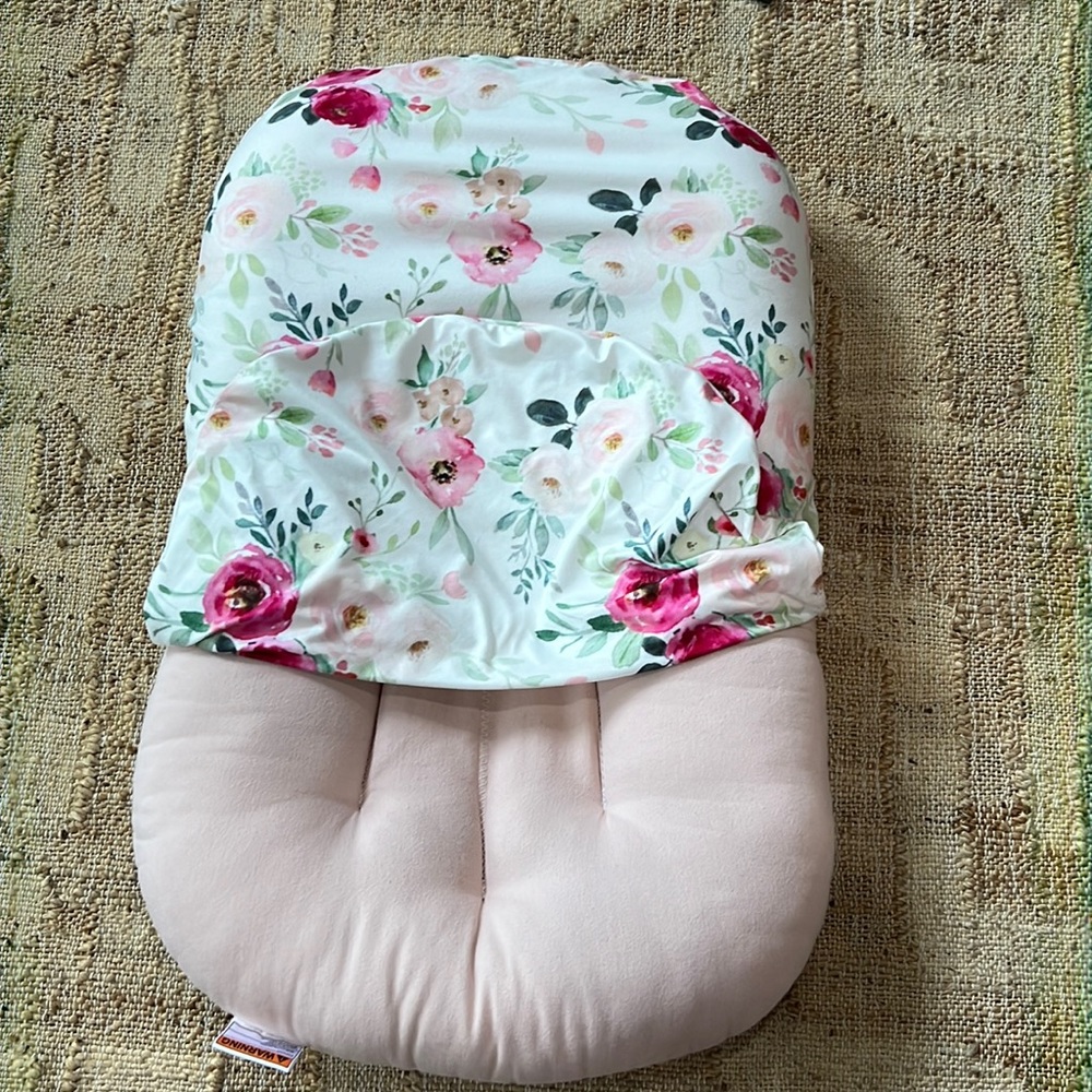 Snuggle Me organic Lounger with cover